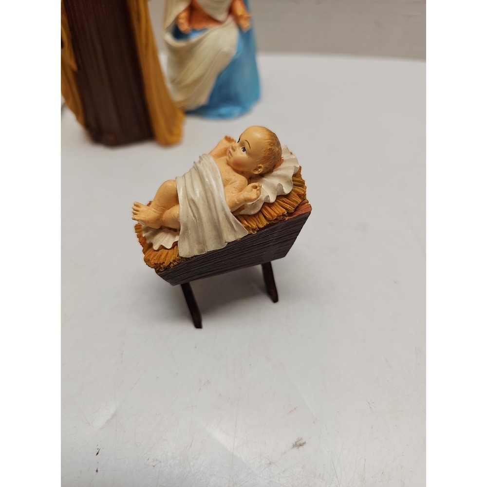 Joseph, Mary, Baby Jesus Hawthorne Village St. Peter's Square Nativity Set - Picture 3 of 11
